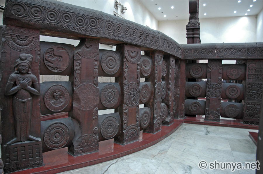 Bharhut Stupa sculptures showing embroidered garments